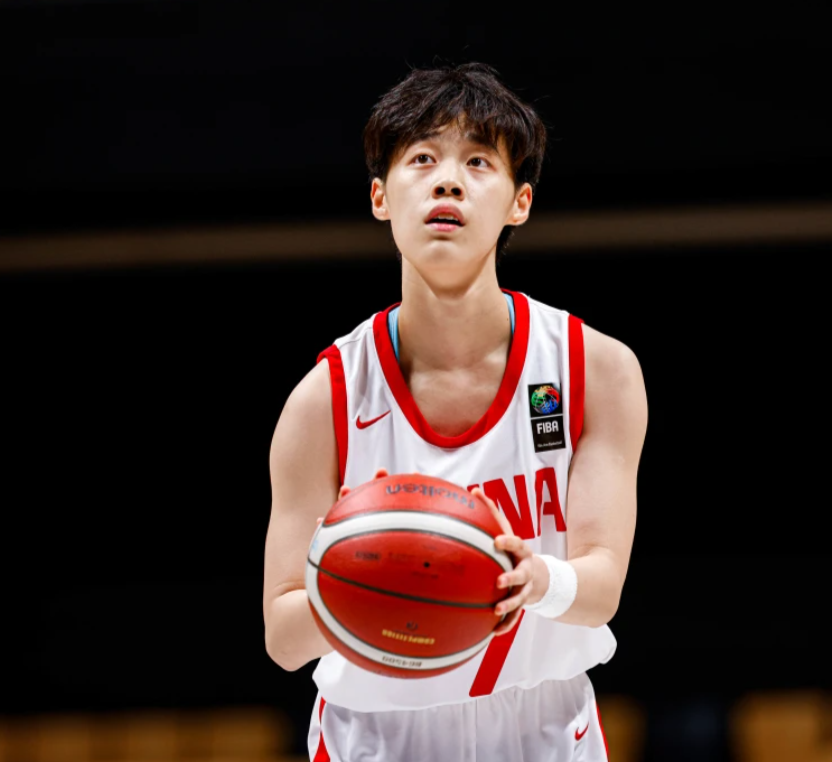 两队先发中, img, 一个三分