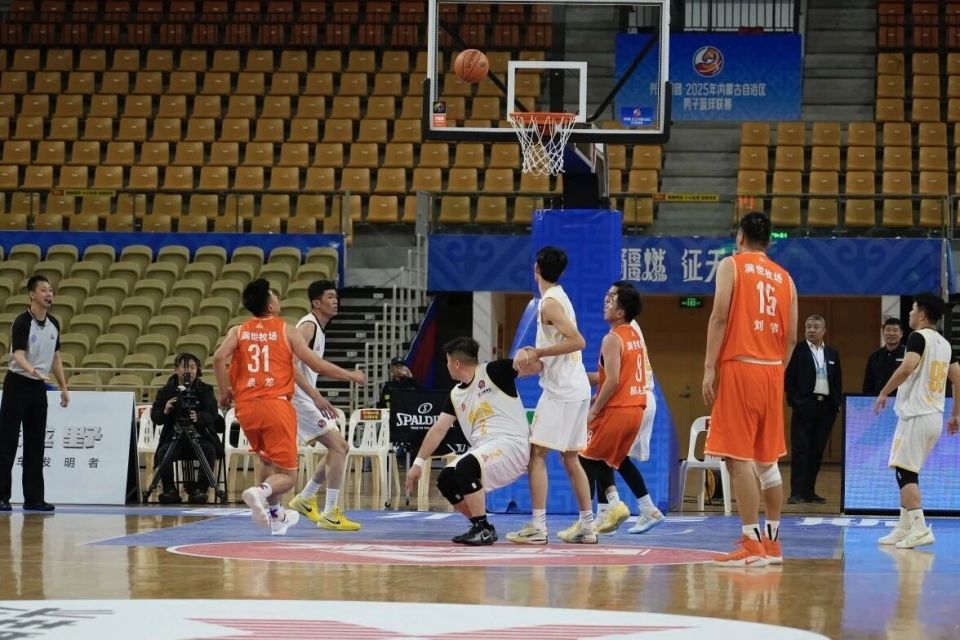 身着橙色队, 阿拉善队